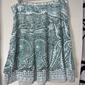 WHITE HOUSE BLACK MARKET Ladies size 10 paisley lined skirt!